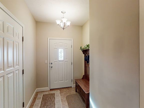 5th image of 67 Crista Ann Ct