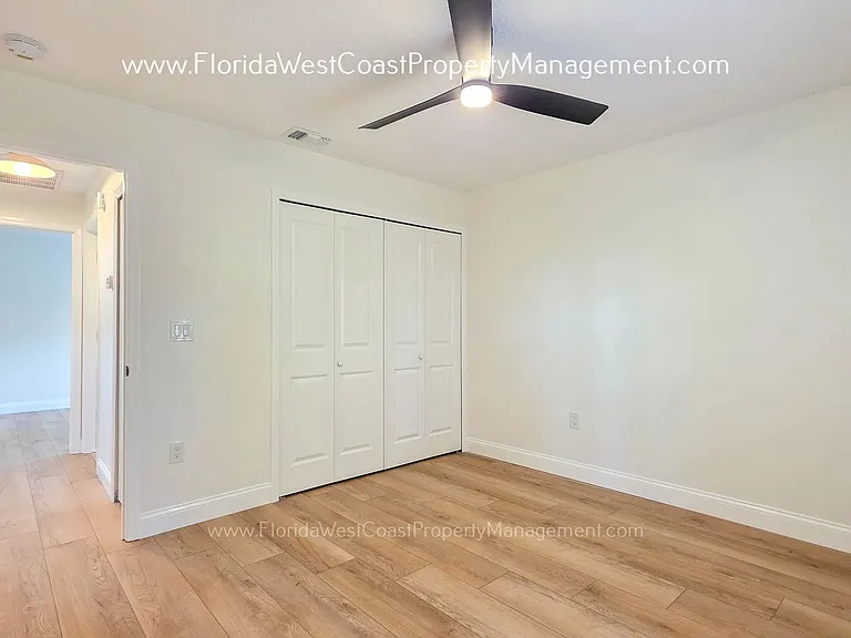 4667 Hamlets Grove Dr — Photo 33