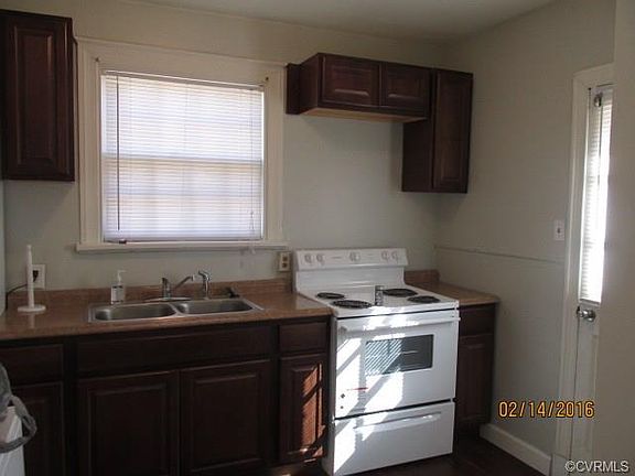 2nd image of 2913 Montecrest Ave