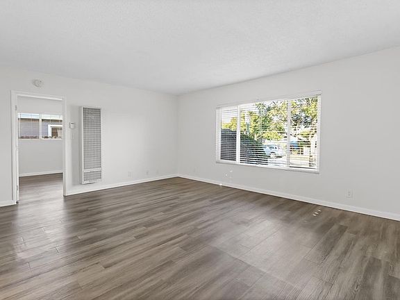3rd image of 1831 Pearl St APT 1
