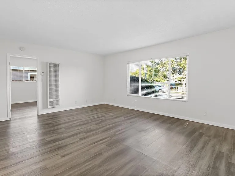1831 Pearl St #1 — Photo 3