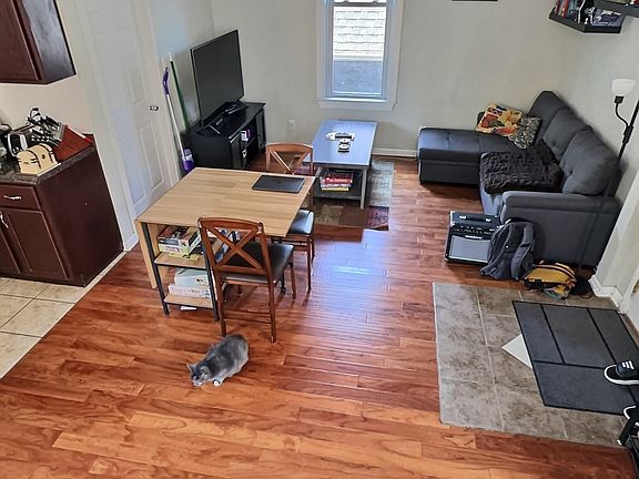 5th image of 1430 W Wellington Ave #2R