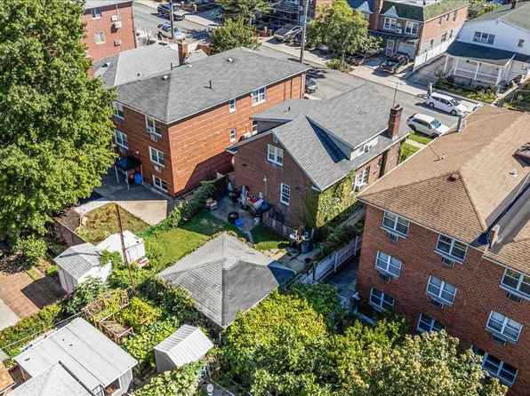 132-19 58th Avenue image 9 of 12