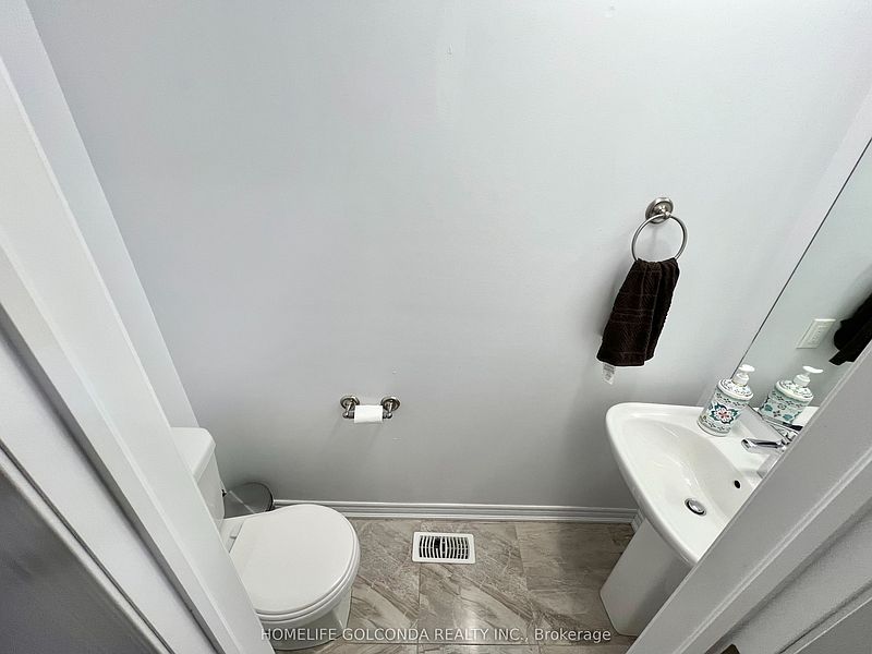Oakville Townhouse for rent - 4 Bedrooms — photo 6