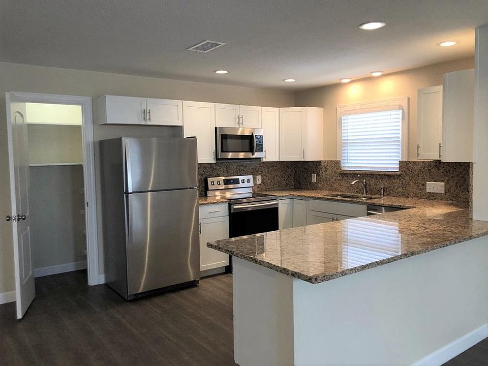 1st image of 3311 Delano Ave