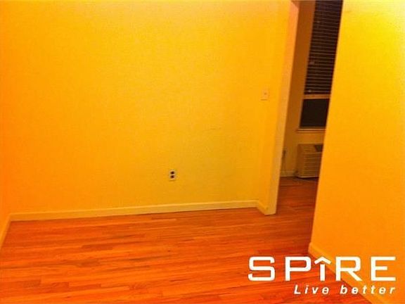 4th image of 161 W 73rd St APT 3