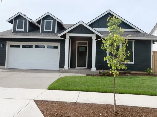 2893 4th St, Hubbard, OR 97032