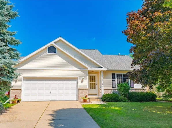 933 Vista Ridge Dr, Mount Horeb, WI 53572
