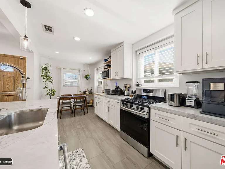 1501 W 104th St — Photo 11