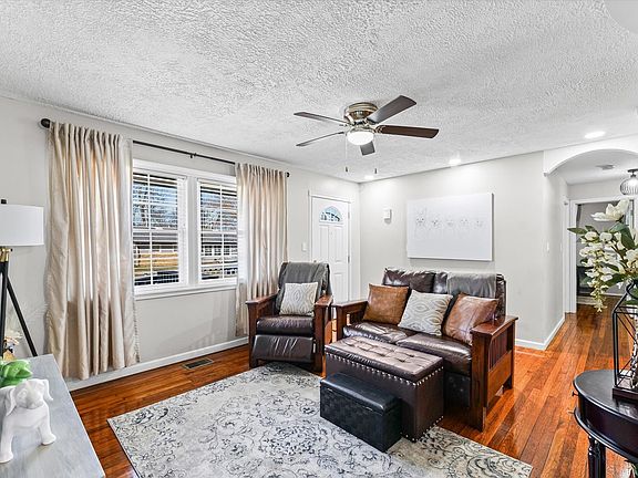 5th image of 1637 Harper Dr