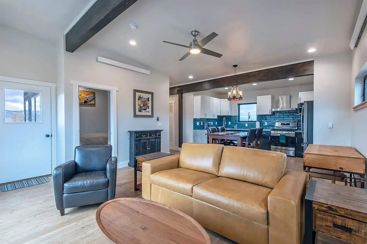 1 bed, 1.0 bath, $4,084 — Photo 2