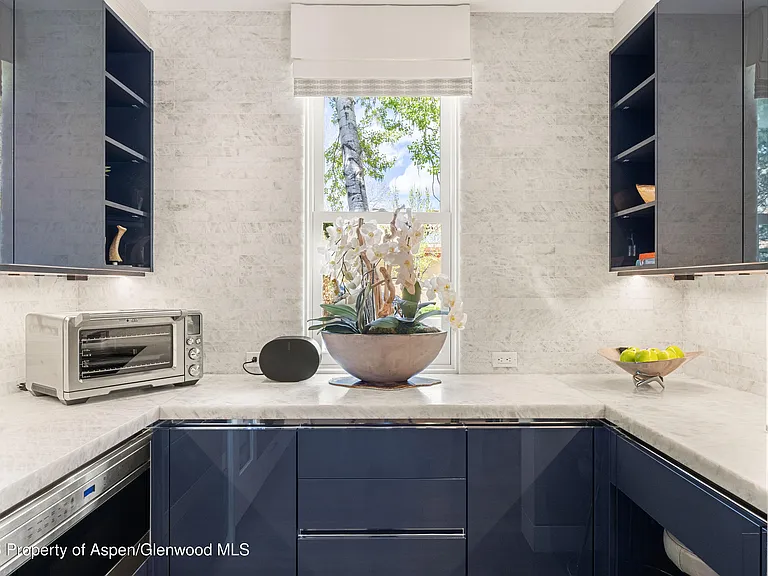 101 E Hallam St — Photo 12