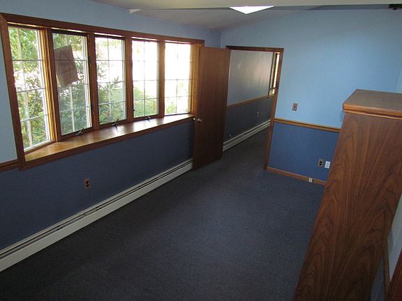 4th image of 254 Kingsland St