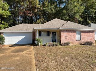 5062 Womack Dr, Byram, MS 39272