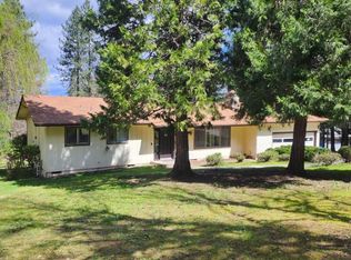 312 Carrollwood Dr, Grants Pass, OR 97527