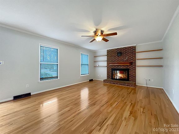 3rd image of 4876 Hickory Nut Ct