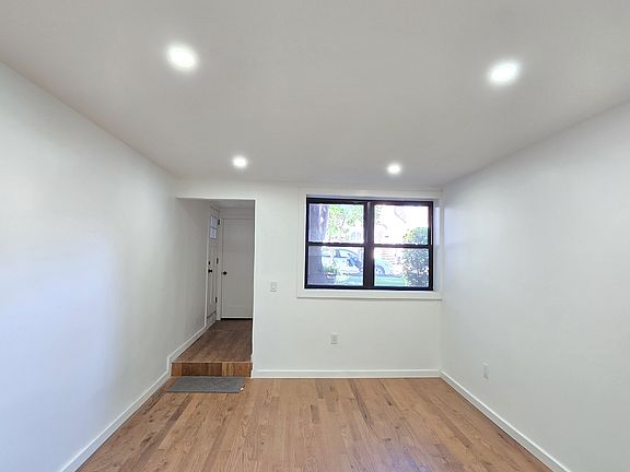 4th image of 2273 E 27th St #1A