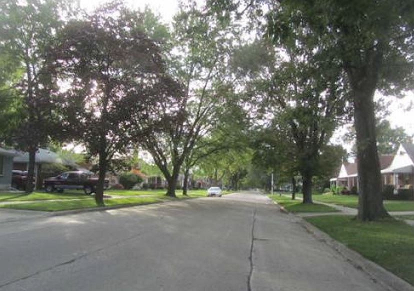 2nd image of 19643 Roscommon St