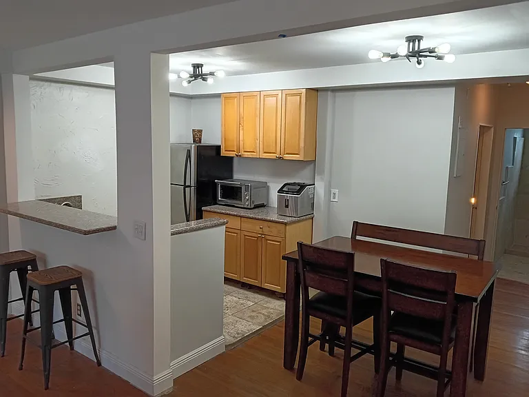 1616 Michigan Ave #4 — Photo 5