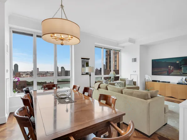 351 East 51st Street PH7A image 2 of 13