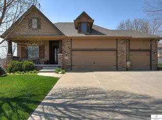 7010 S 100th Cir, La Vista, NE 68128