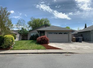 2147 SW Bridge St, Grants Pass, OR 97526