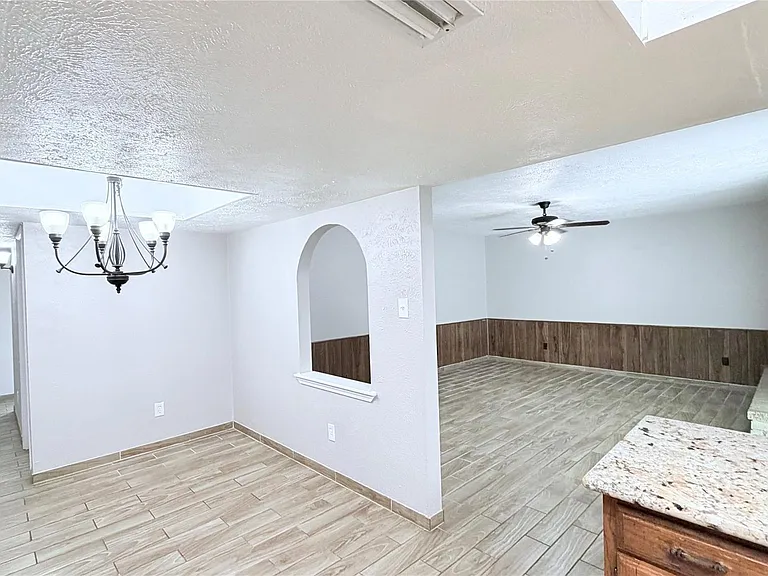15507 Mira Monte Dr — Photo 11