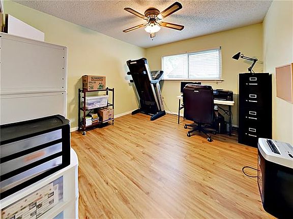 5th image of 4108 Briarhill Ct