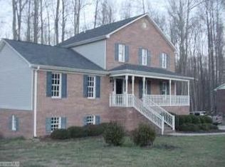 359 N Creekside Dr, High Point, NC 27265