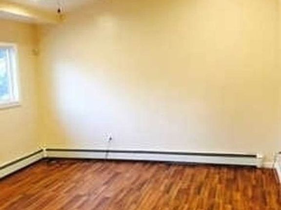 4th image of Lincoln Ave