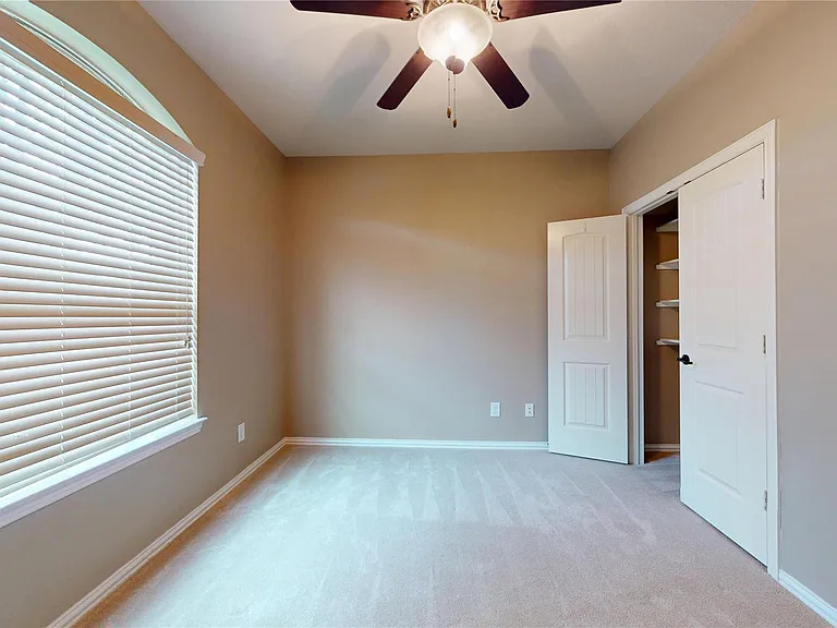12314 Meadow Breeze Dr — Photo 34