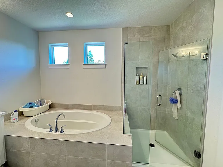15653 NW Raywood Ln — Photo 32