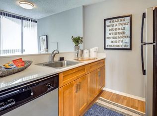 800 N Dearborn St #2207, Chicago, IL 60610