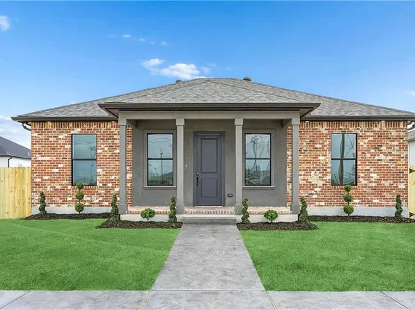 3913 Volpe Dr, Chalmette, LA 70043