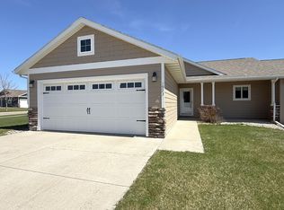 1923 Tanbury Ln, Brookings, SD 57006