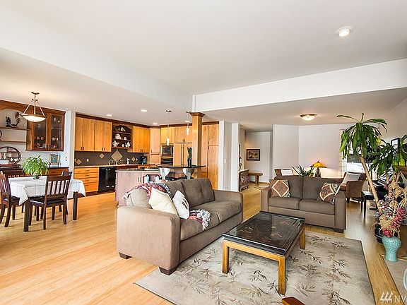 4th image of 8915 N Harborview Dr APT 203