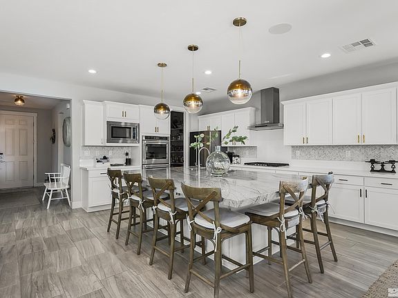 5th image of 8019 N Hat Creek Ct