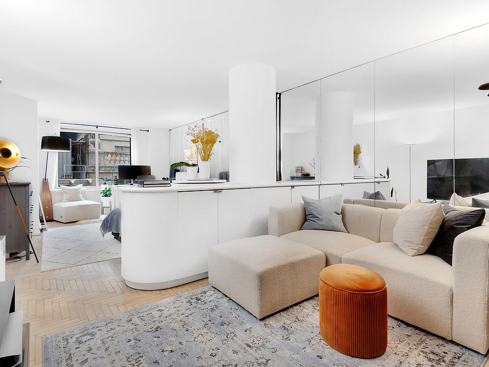 1st image of 106 Central Park S APT 17M