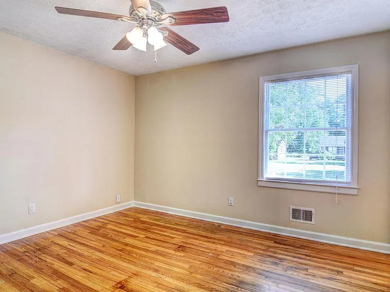 5333 Ridgewood Heights Dr — Photo 14