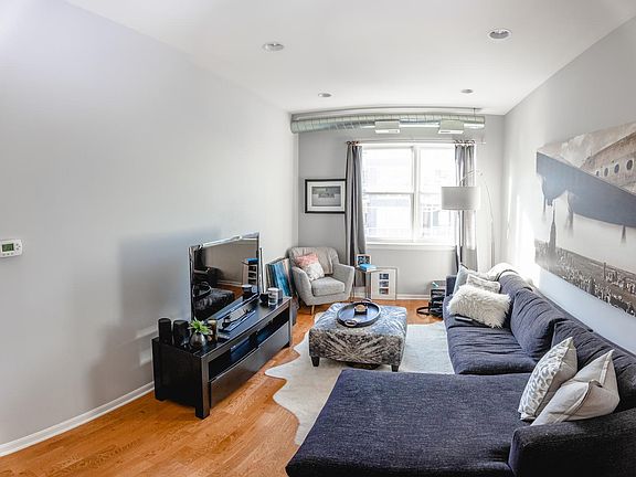 3rd image of 873 N Larrabee St APT 707