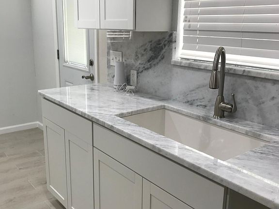 Quartz counter top and backsplash