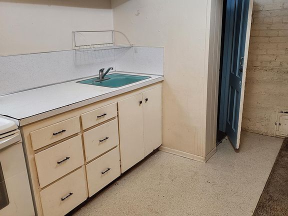 2nd image of 711 N Pine St #10863607