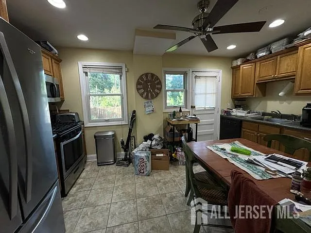 759 W Scott Ave — Photo 9