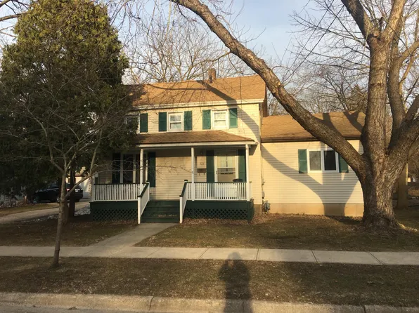 323 S Whiton St, Whitewater, WI 53190