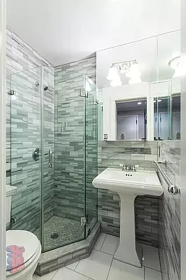 Rented by REAL New York | media 18