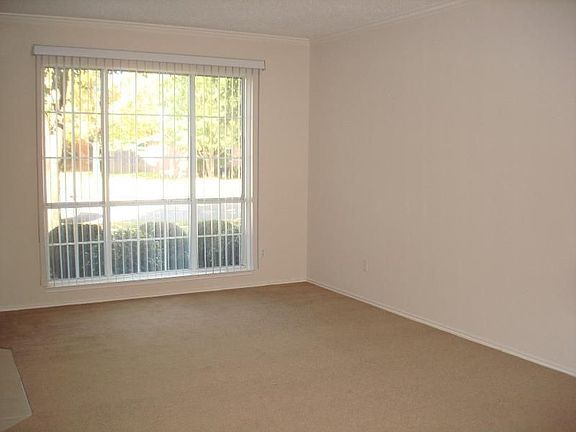 2nd image of 606 Monterey Dr