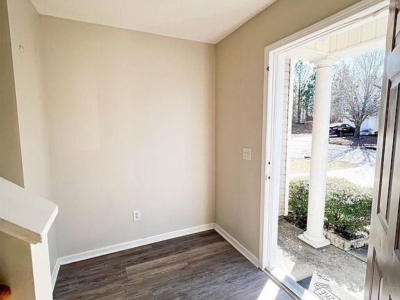 4th image of 317 Curvewood Rd