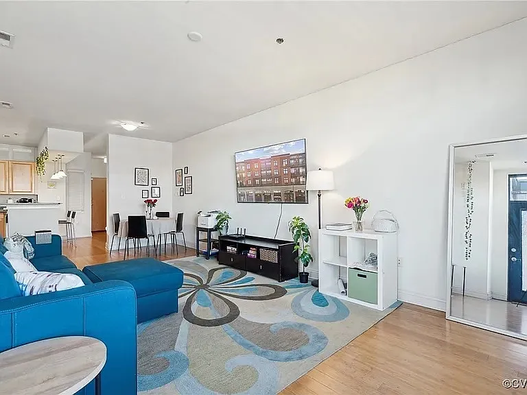 1333 W Broad St #511 — Photo 3