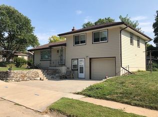 4651 Arbor St, Omaha, NE 68106