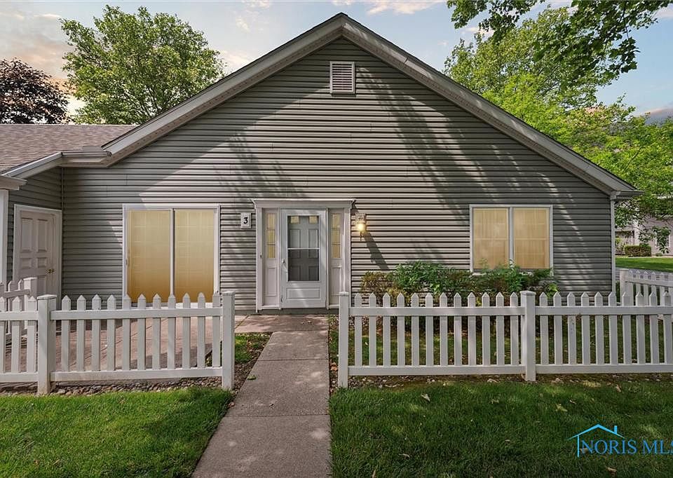 1st image of 3 Olde Orchard Dr
